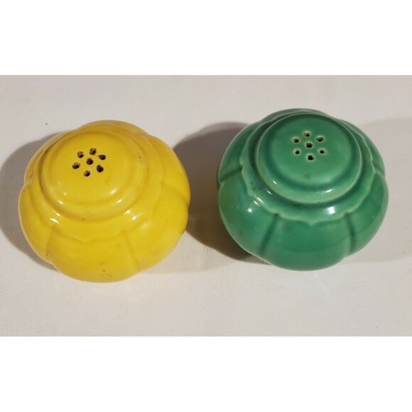 Round Green & Yellow Vintage Salt & Pepper Shakers - Picture 3 of 6